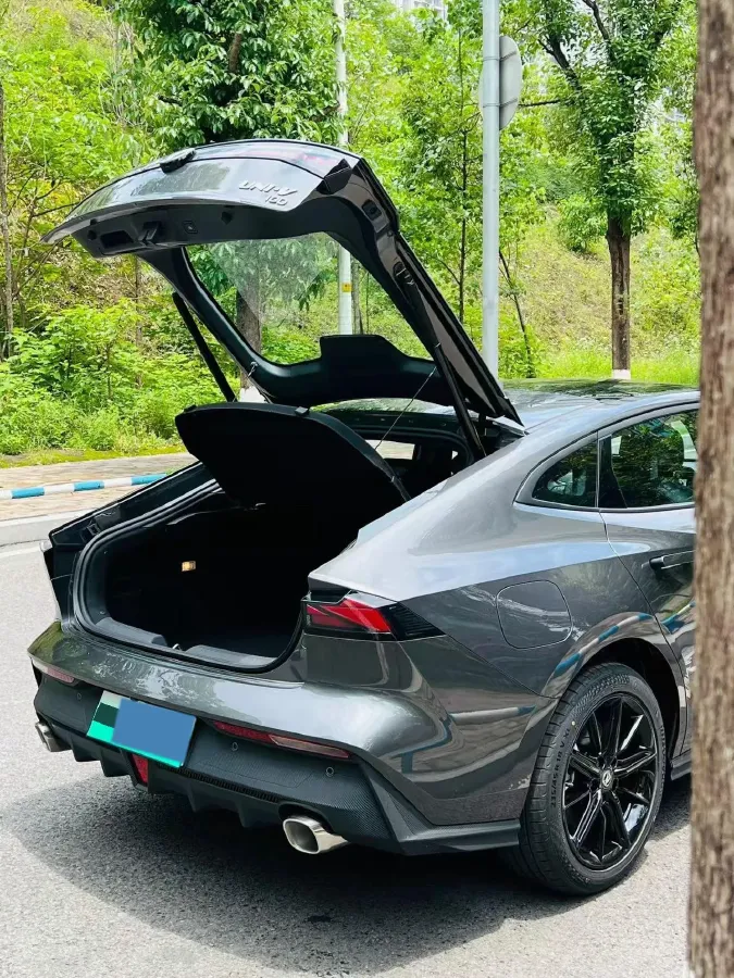 2024 ChangAn UNI-V iDD 1.5L 110HP L4 E-CVT PHEV 18.99KWH,autocango,china used car exporter,china ev exporter,chinese used car exporter,chinese used ev exporter