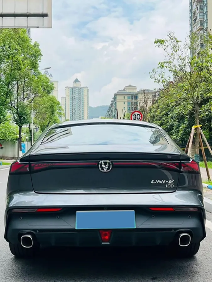 2024 ChangAn UNI-V iDD 1.5L 110HP L4 E-CVT PHEV 18.99KWH,autocango,china used car exporter,china ev exporter,chinese used car exporter,chinese used ev exporter