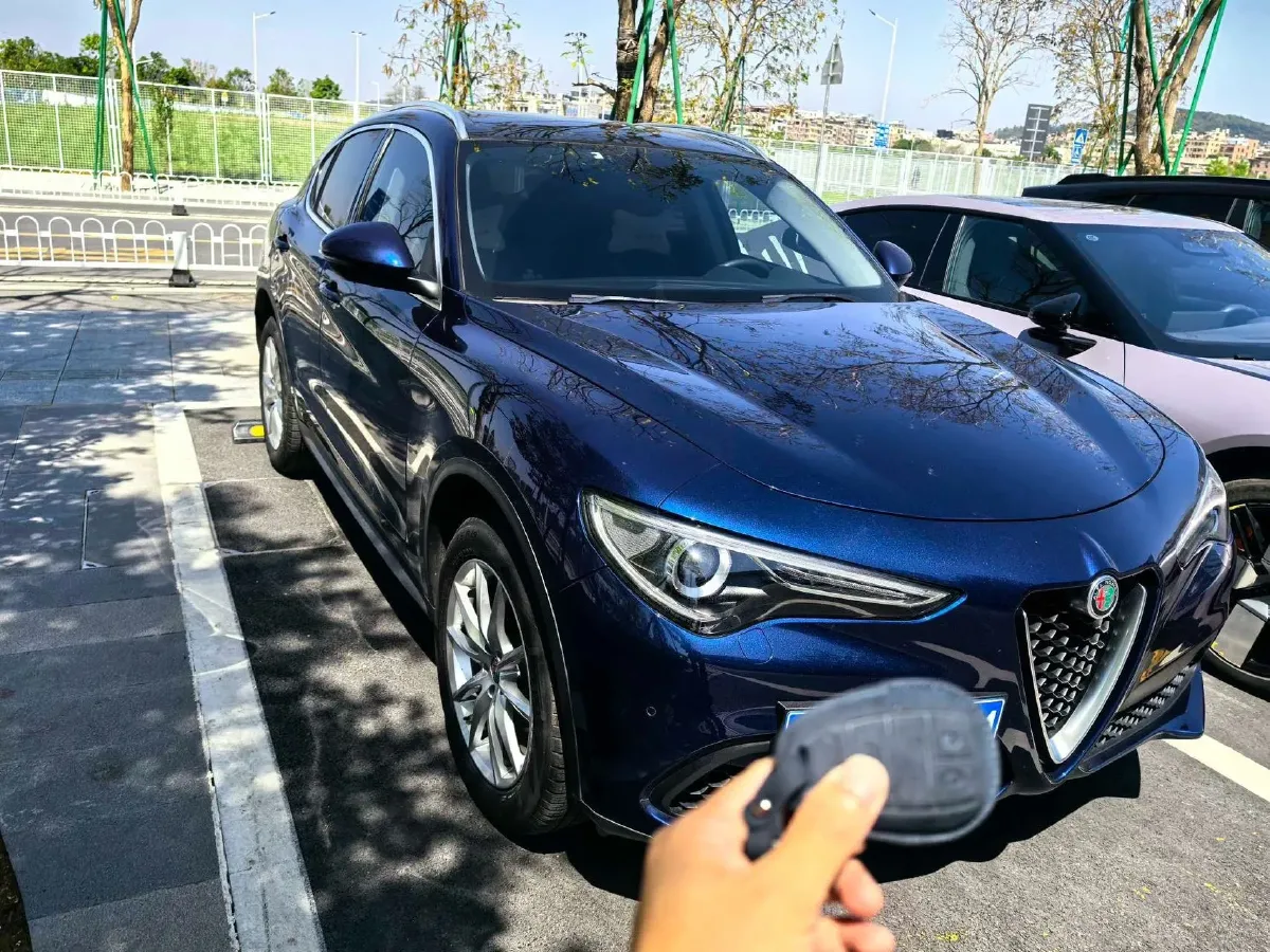 2017 Jaguar XE 2.0T 240HP L4 8AT,autocango,china used car exporter,china ev exporter,chinese used car exporter,chinese used ev exporter