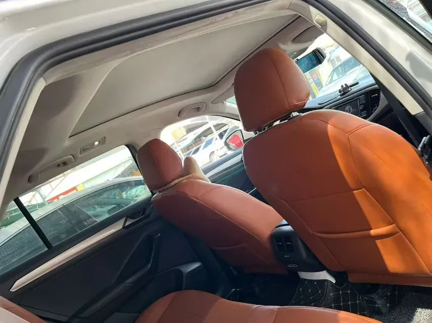 2019 Volkswagen T-Roc 1.4T 131HP L4 7DCT,autocango,china used car exporter,china ev exporter,chinese used car exporter,chinese used ev exporter