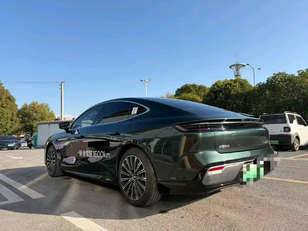 2025 Geely Galaxy Starshine 8 1.5T 163HP L4 3DHT PHEV 27.69KWH,autocango,china used car exporter,china ev exporter,chinese used car exporter,chinese used ev exporter