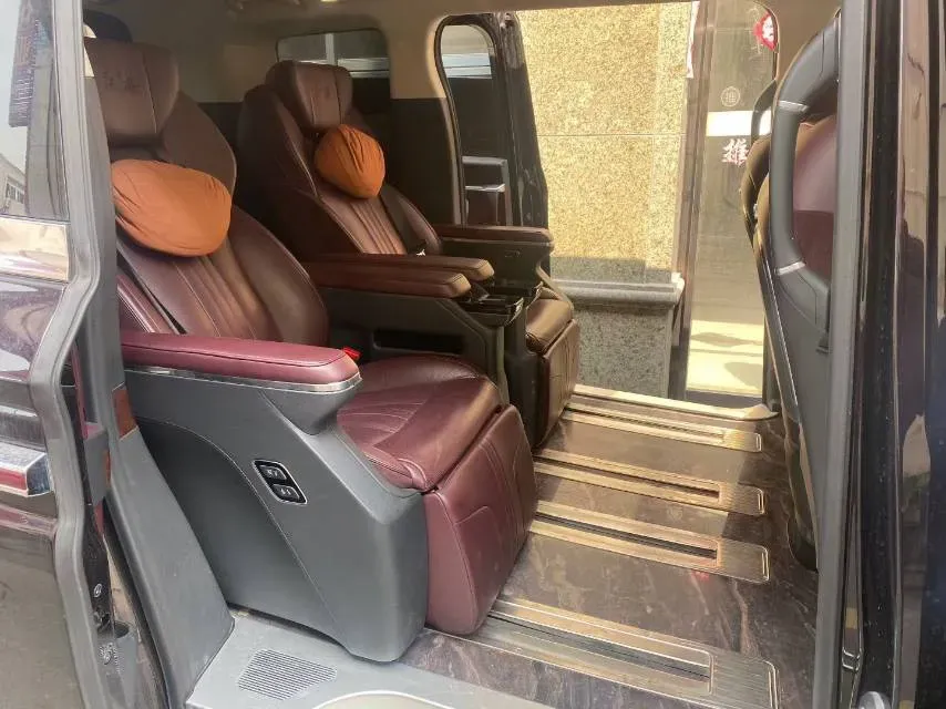 2023 HongQi HQ9 2.0T 252HP L4 8AT,autocango,china used car exporter,china ev exporter,chinese used car exporter,chinese used ev exporter