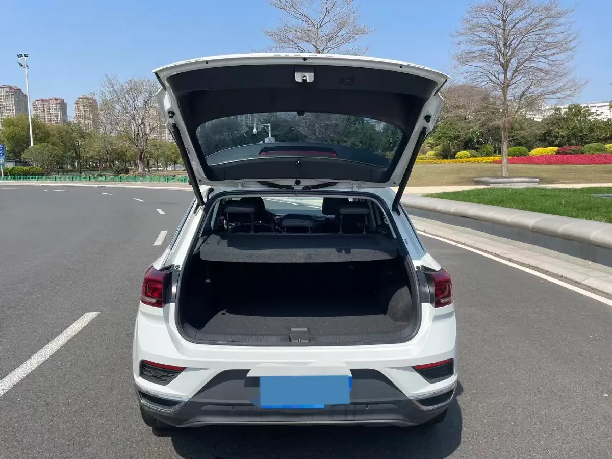 2021 Volkswagen T-Roc 1.4T 150HP L4 7DCT,autocango,china used car exporter,china ev exporter,chinese used car exporter,chinese used ev exporter