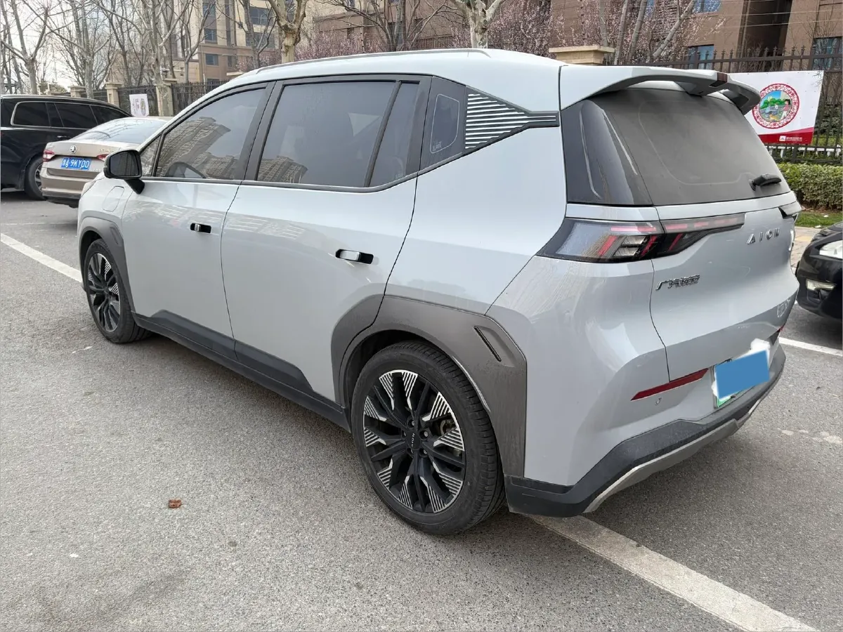 2022 Geely Okavango 1.8T 184HP L4 7DCT,autocango,china used car exporter,china ev exporter,chinese used car exporter,chinese used ev exporter