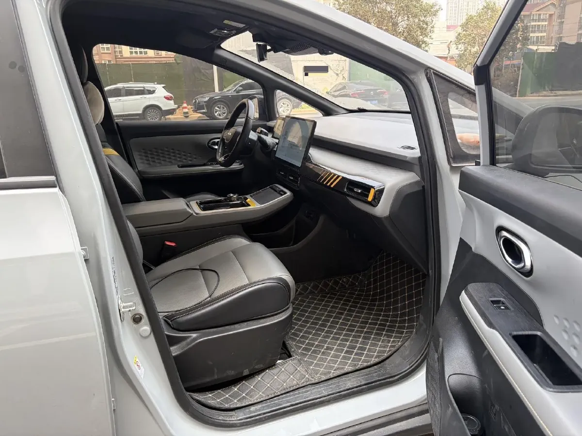 2022 Geely Okavango 1.8T 184HP L4 7DCT,autocango,china used car exporter,china ev exporter,chinese used car exporter,chinese used ev exporter