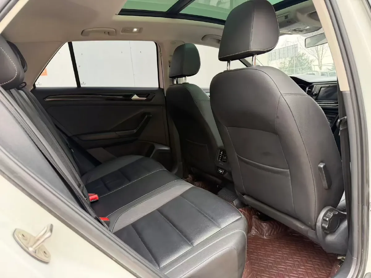 2019 Volkswagen T-Roc 1.4T 150HP L4 7DCT,autocango,china used car exporter,china ev exporter,chinese used car exporter,chinese used ev exporter