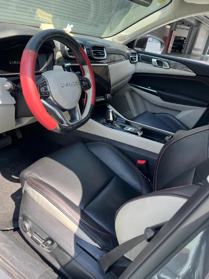 2018 Toyota C-HR 2.0L 171HP L4 CVT,autocango,china used car exporter,china ev exporter,chinese used car exporter,chinese used ev exporter