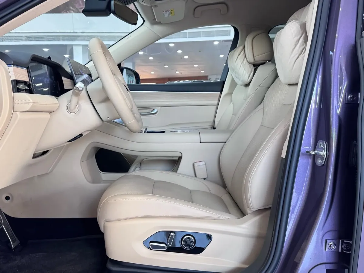 2025 AITO AITO M5 1.5T 152HP L4 REEV 42KWH,autocango,china used car exporter,china ev exporter,chinese used car exporter,chinese used ev exporter