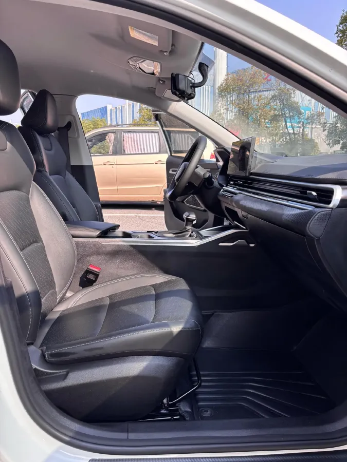 2022 Geely Emgrand 1.5L 114HP L4 CVT,autocango,china used car exporter,china ev exporter,chinese used car exporter,chinese used ev exporter