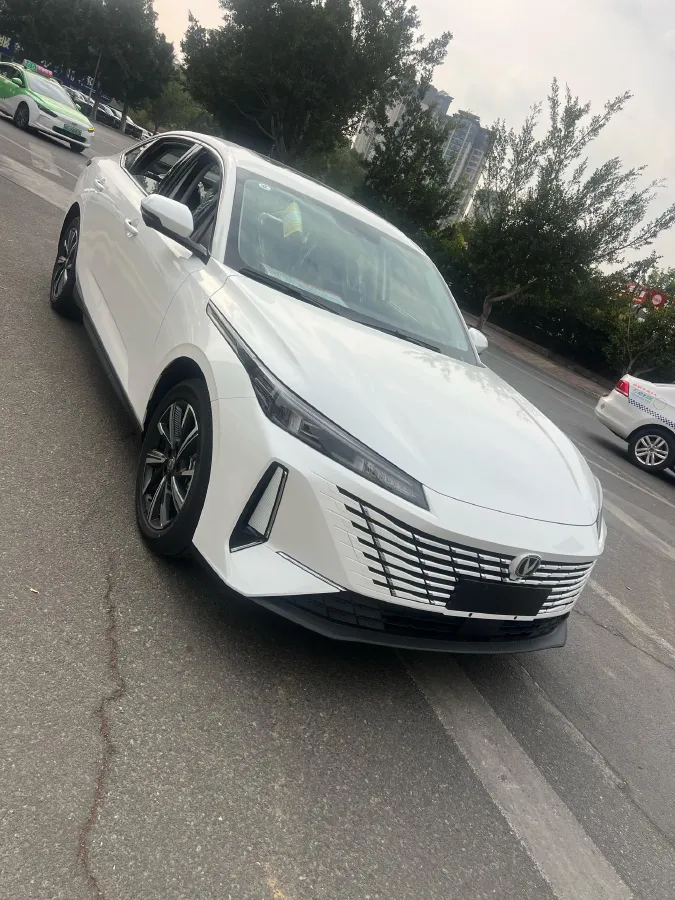 2025 ChangAn Eado 1.5T 192HP L4 7DCT,autocango,china used car exporter,china ev exporter,chinese used car exporter,chinese used ev exporter