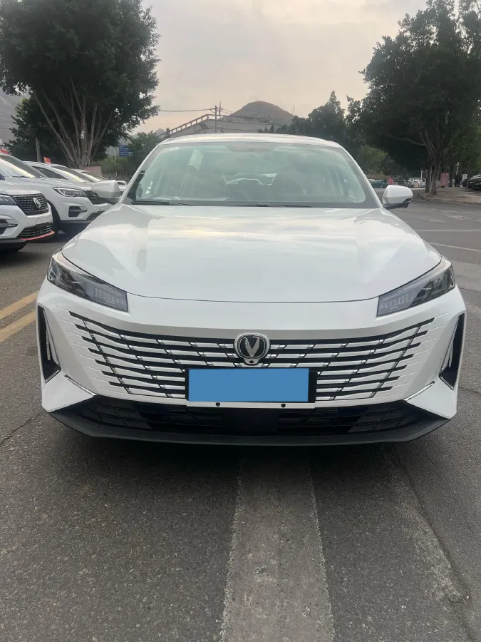 2025 ChangAn Eado 1.5T 192HP L4 7DCT,autocango,china used car exporter,china ev exporter,chinese used car exporter,chinese used ev exporter
