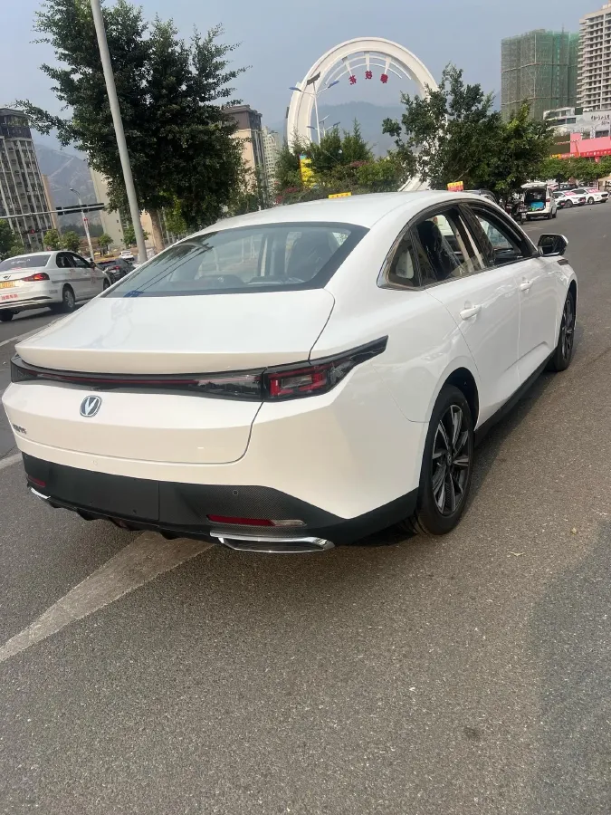 2025 ChangAn Eado 1.5T 192HP L4 7DCT,autocango,china used car exporter,china ev exporter,chinese used car exporter,chinese used ev exporter