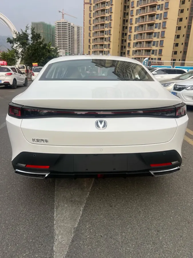 2025 ChangAn Eado 1.5T 192HP L4 7DCT,autocango,china used car exporter,china ev exporter,chinese used car exporter,chinese used ev exporter