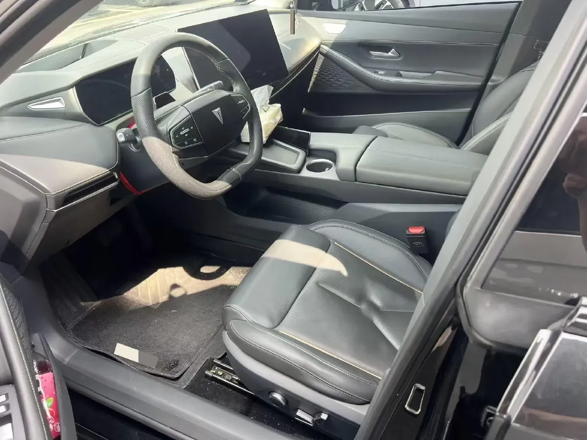 2022 DongFeng Forthing LingZhi EV BEV 68.4KWH,autocango,china used car exporter,china ev exporter,chinese used car exporter,chinese used ev exporter