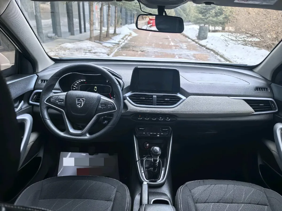2019 BaoJun 730 1.5L 105HP L4 6MT,autocango,china used car exporter,china ev exporter,chinese used car exporter,chinese used ev exporter