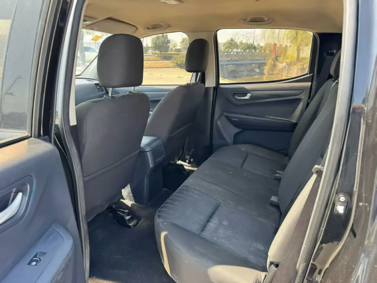 2018 Isuzu RE-MAX Jim 2.5T 129HP L4 6MT,autocango,china used car exporter,china ev exporter,chinese used car exporter,chinese used ev exporter