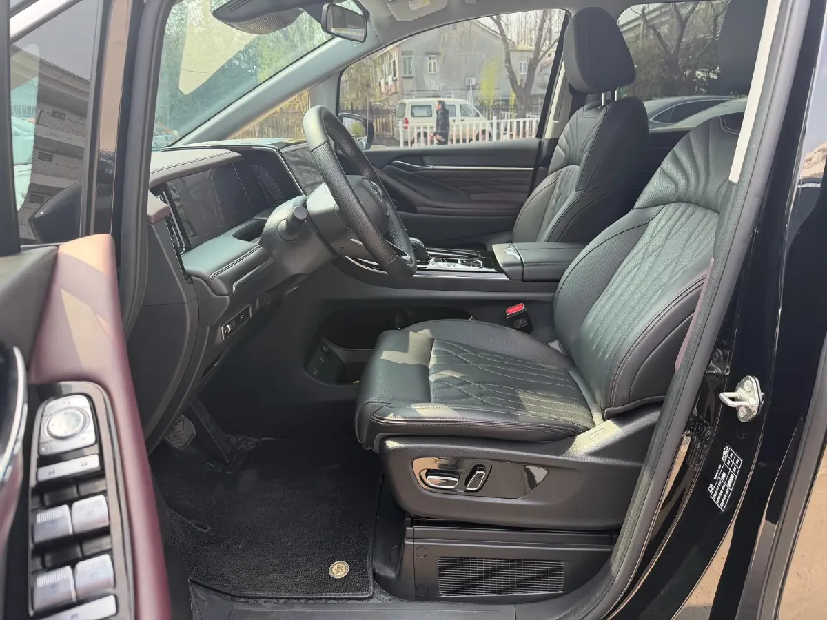 2024 GAC Trumpchi M8 2.0T 252HP L4 8AT,autocango,china used car exporter,china ev exporter,chinese used car exporter,chinese used ev exporter