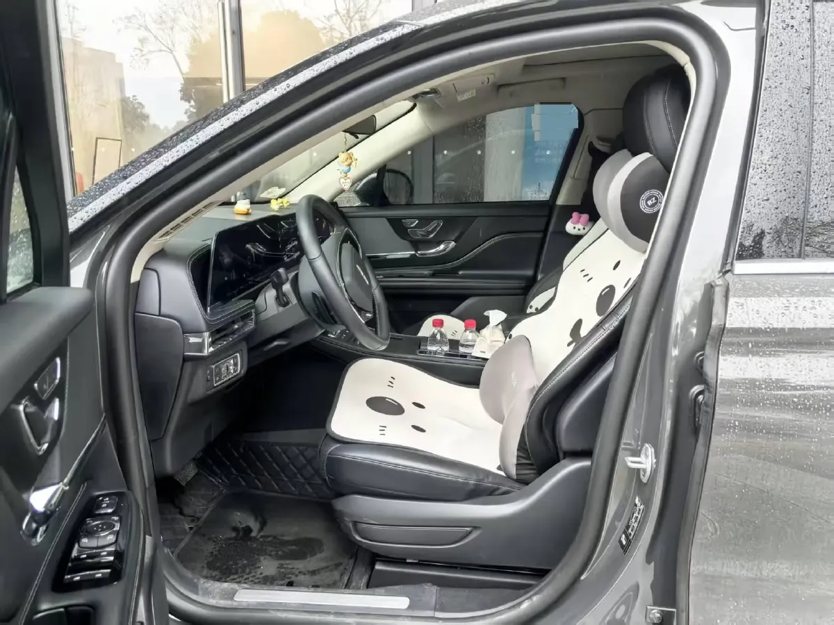 2024 Lincoln Corsair 2.0T 261HP L4 8AT,autocango,china used car exporter,china ev exporter,chinese used car exporter,chinese used ev exporter