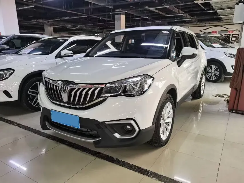 2017 Brilliance Auto V3 1.5L 112HP L4 5AT,autocango,china used car exporter,china ev exporter,chinese used car exporter,chinese used ev exporter