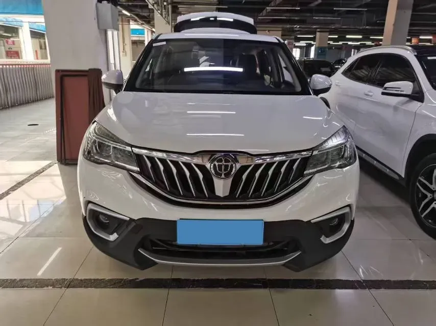 2017 Brilliance Auto V3 1.5L 112HP L4 5AT,autocango,china used car exporter,china ev exporter,chinese used car exporter,chinese used ev exporter