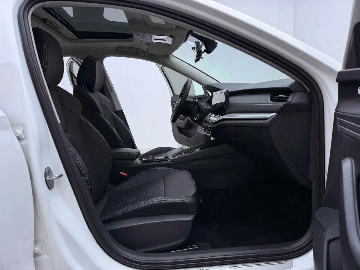 2021 Skoda Octavia 1.4T 150HP L4 7DCT,autocango,china used car exporter,china ev exporter,chinese used car exporter,chinese used ev exporter