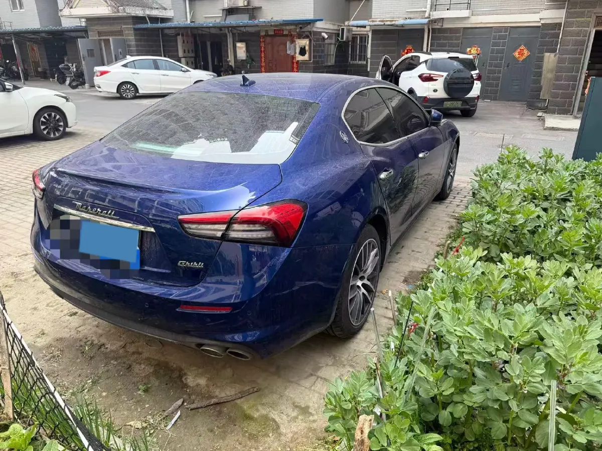 2021 Maserati Ghibli 2.0T 330HP L4 8AT,autocango,china used car exporter,china ev exporter,chinese used car exporter,chinese used ev exporter