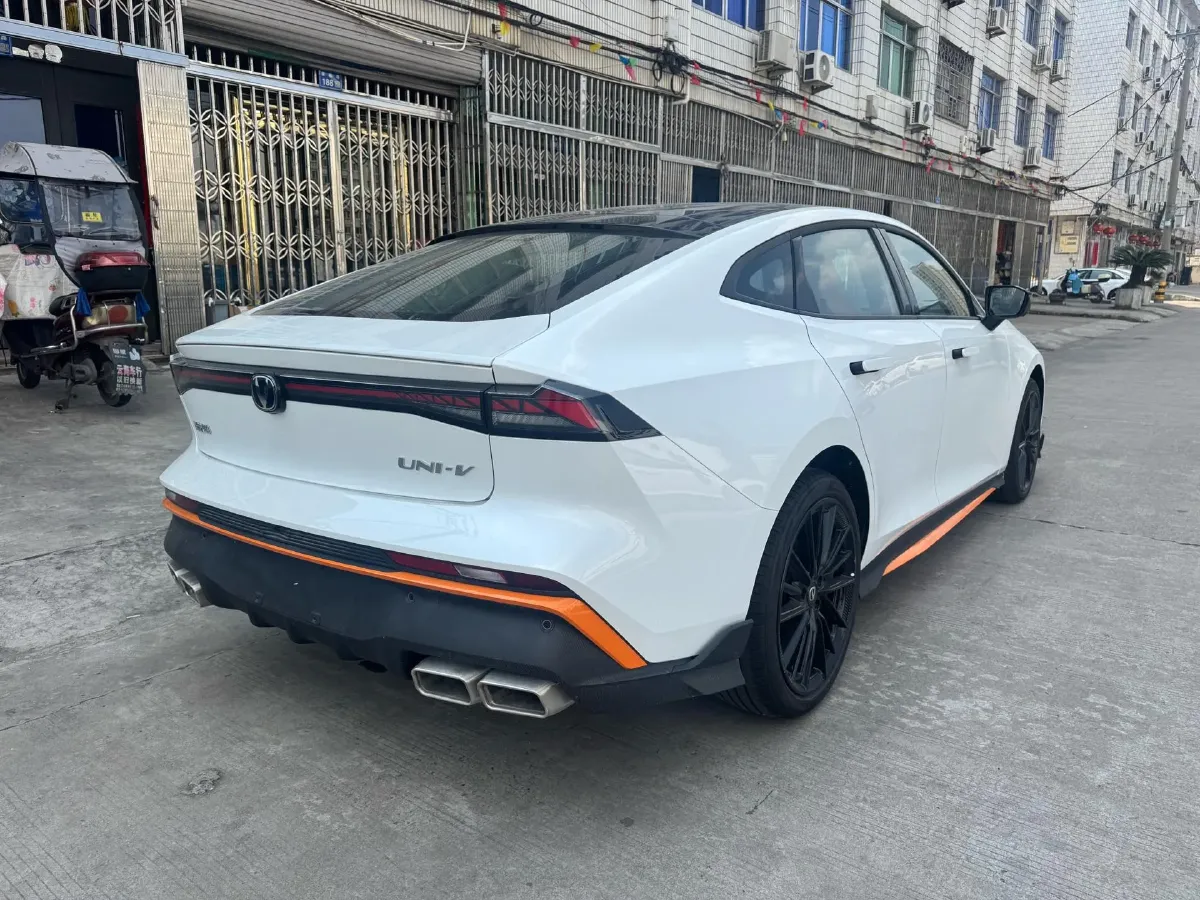 2025 ChangAn UNI-V 1.5T 192HP L4 7DCT,autocango,china used car exporter,china ev exporter,chinese used car exporter,chinese used ev exporter