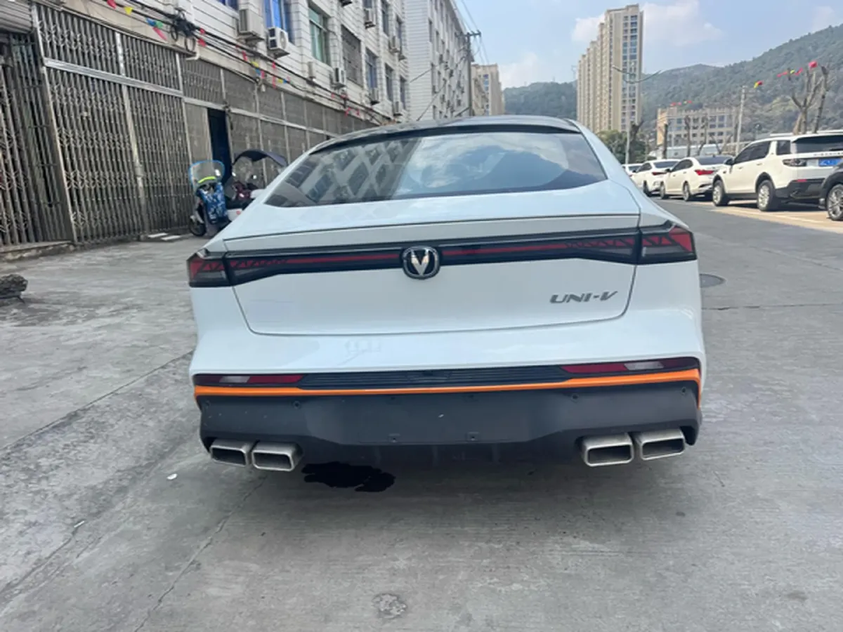 2025 ChangAn UNI-V 1.5T 192HP L4 7DCT,autocango,china used car exporter,china ev exporter,chinese used car exporter,chinese used ev exporter