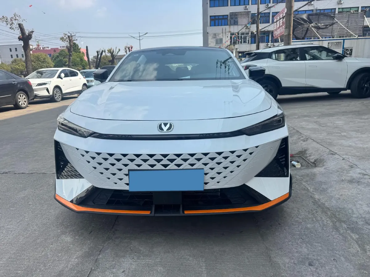 2025 ChangAn UNI-V 1.5T 192HP L4 7DCT,autocango,china used car exporter,china ev exporter,chinese used car exporter,chinese used ev exporter