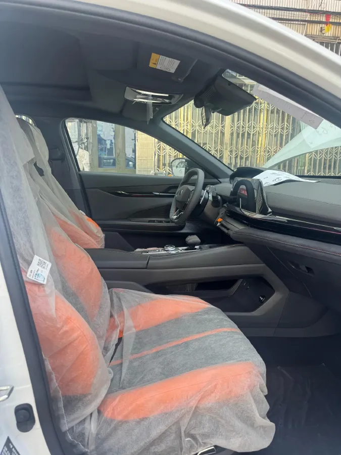 2025 ChangAn UNI-V 1.5T 192HP L4 7DCT,autocango,china used car exporter,china ev exporter,chinese used car exporter,chinese used ev exporter