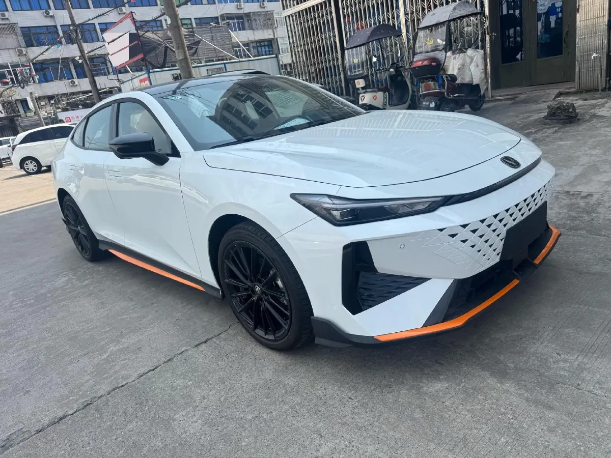 2025 ChangAn UNI-V 1.5T 192HP L4 7DCT,autocango,china used car exporter,china ev exporter,chinese used car exporter,chinese used ev exporter