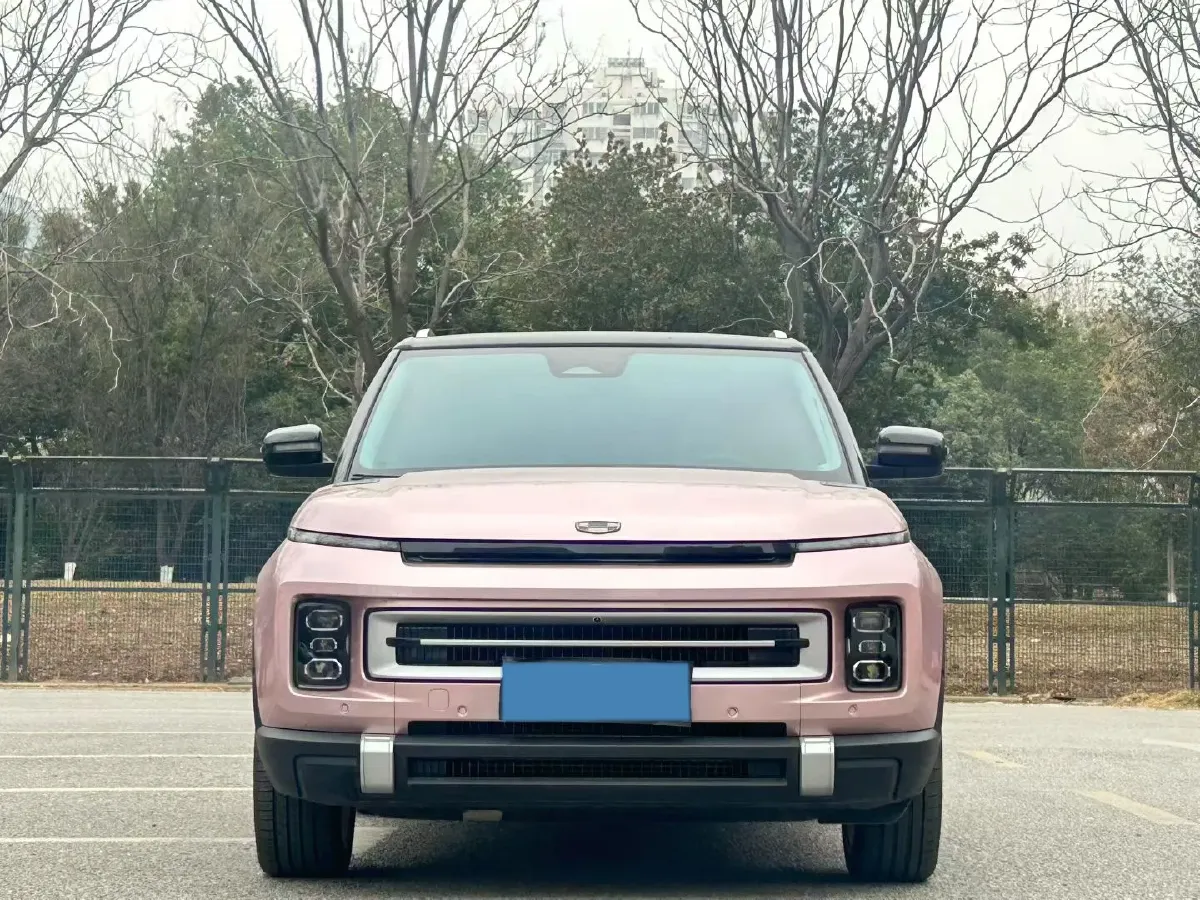 2023 Geely ICON 1.5T 181HP L4 7DCT,autocango,china used car exporter,china ev exporter,chinese used car exporter,chinese used ev exporter