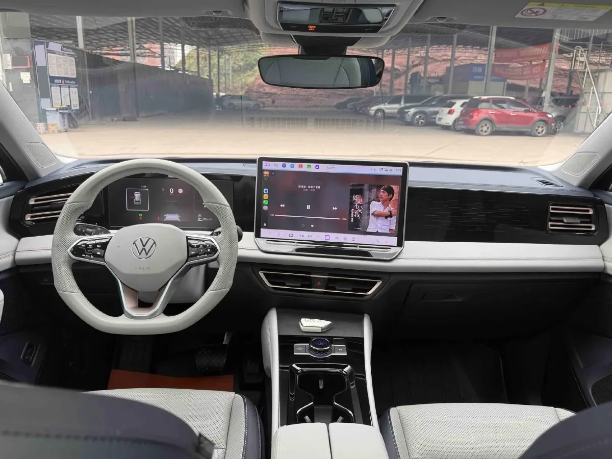 2024 Volkswagen Tiguan L 2.0T 186HP L4 7DCT,autocango,china used car exporter,china ev exporter,chinese used car exporter,chinese used ev exporter
