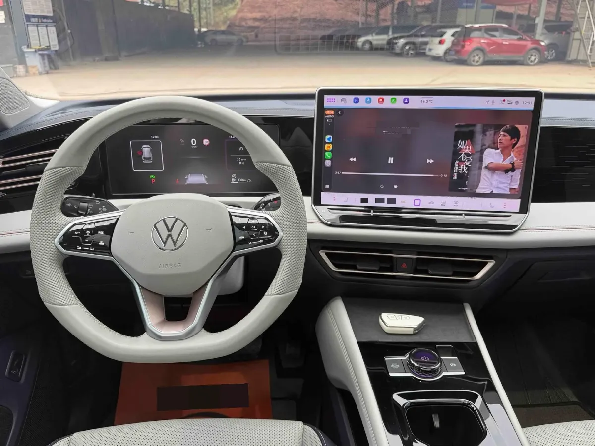 2024 Volkswagen Tiguan L 2.0T 186HP L4 7DCT,autocango,china used car exporter,china ev exporter,chinese used car exporter,chinese used ev exporter