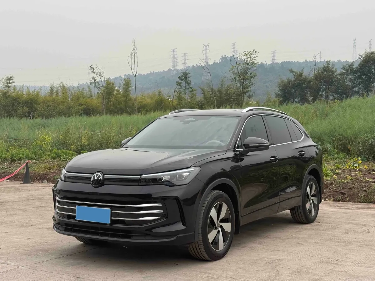 2024 Volkswagen Tiguan L 2.0T 186HP L4 7DCT,autocango,china used car exporter,china ev exporter,chinese used car exporter,chinese used ev exporter
