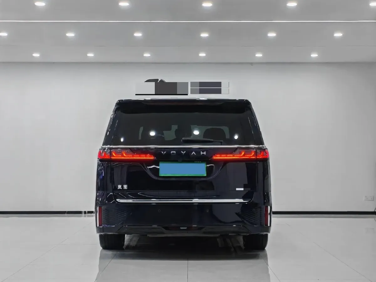 2024 Voyah Dream 1.5T 150HP L4 PHEV 43KWH,autocango,china used car exporter,china ev exporter,chinese used car exporter,chinese used ev exporter