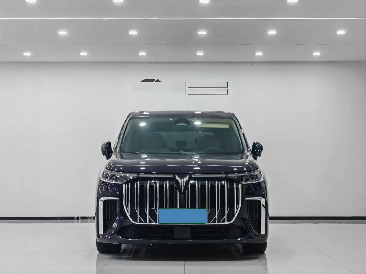 2024 Voyah Dream 1.5T 150HP L4 PHEV 43KWH,autocango,china used car exporter,china ev exporter,chinese used car exporter,chinese used ev exporter