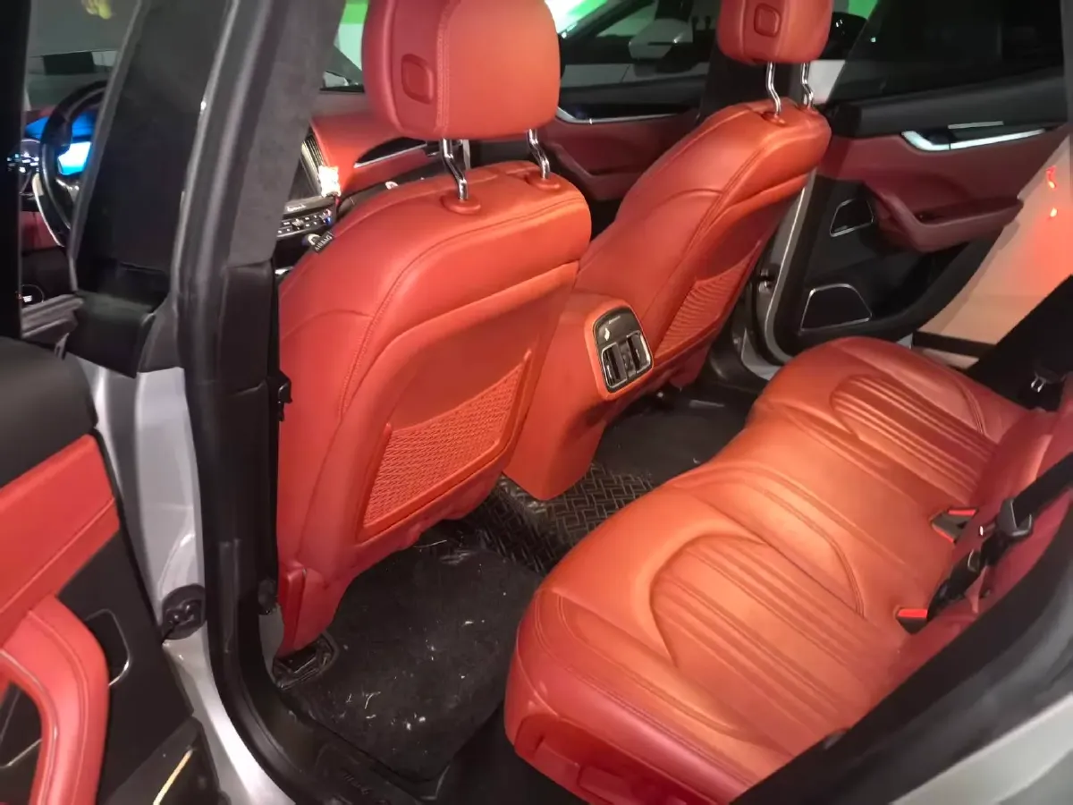 2018 Maserati Levante 3.0T 350HP V6 8AT,autocango,china used car exporter,china ev exporter,chinese used car exporter,chinese used ev exporter