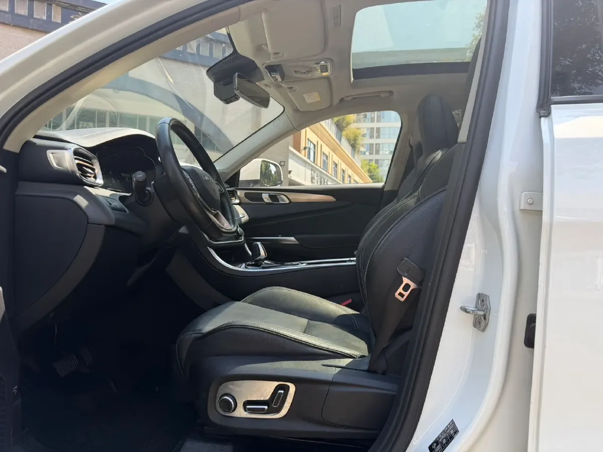 2019 LYNK&CO 01 2.0T 190HP L4 6AT,autocango,china used car exporter,china ev exporter,chinese used car exporter,chinese used ev exporter