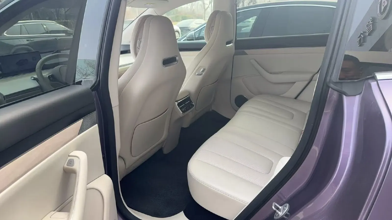 2025 Luxeed R7 REEV 156HP REEV,autocango,china used car exporter,china ev exporter,chinese used car exporter,chinese used ev exporter