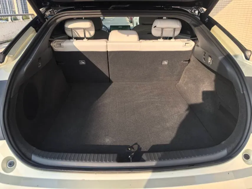 2024 Xpeng P7+ BEV 76.3KWH,autocango,china used car exporter,china ev exporter,chinese used car exporter,chinese used ev exporter