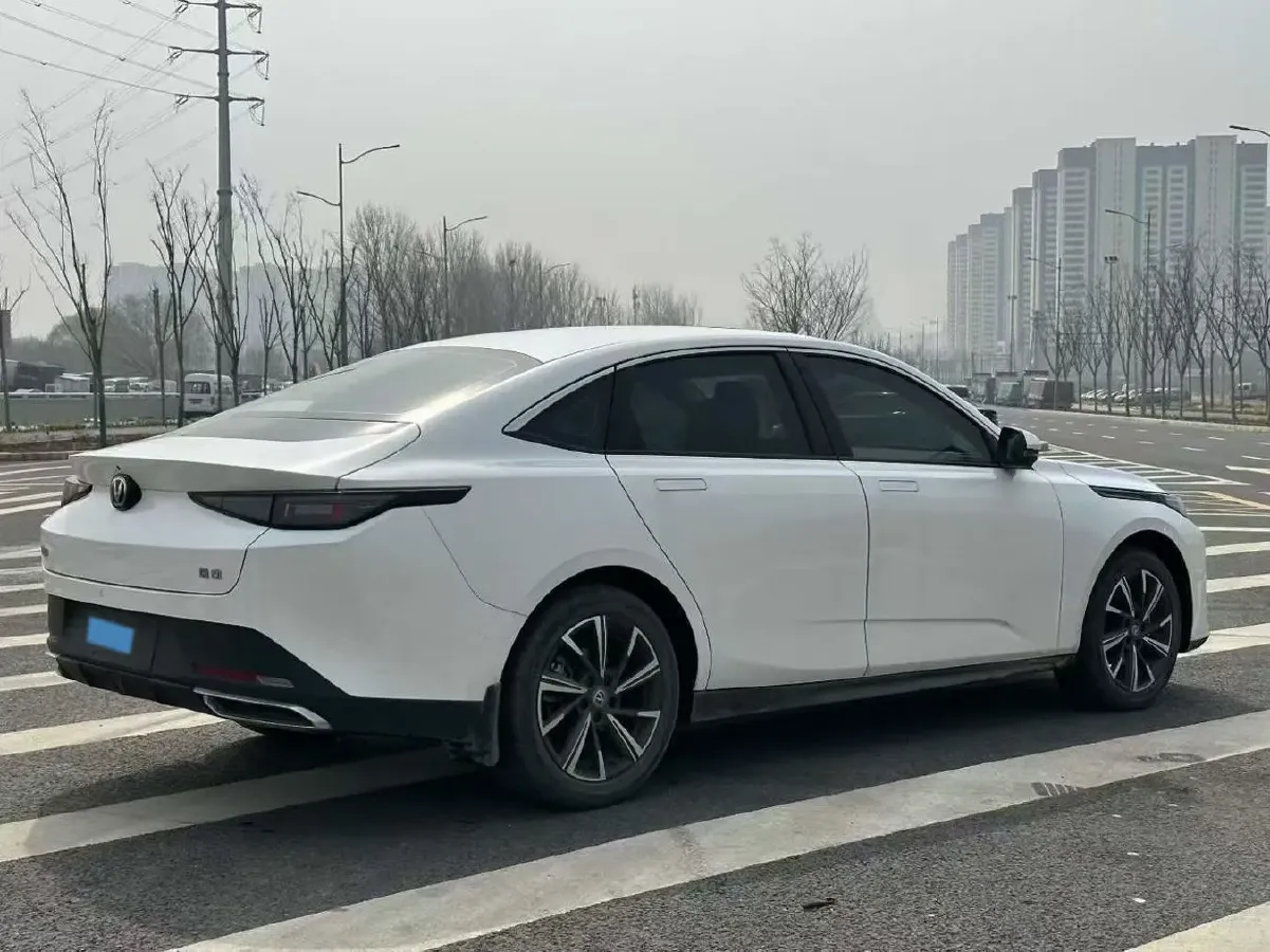 2024 ChangAn Eado 1.5T 170HP L4 7DCT,autocango,china used car exporter,china ev exporter,chinese used car exporter,chinese used ev exporter