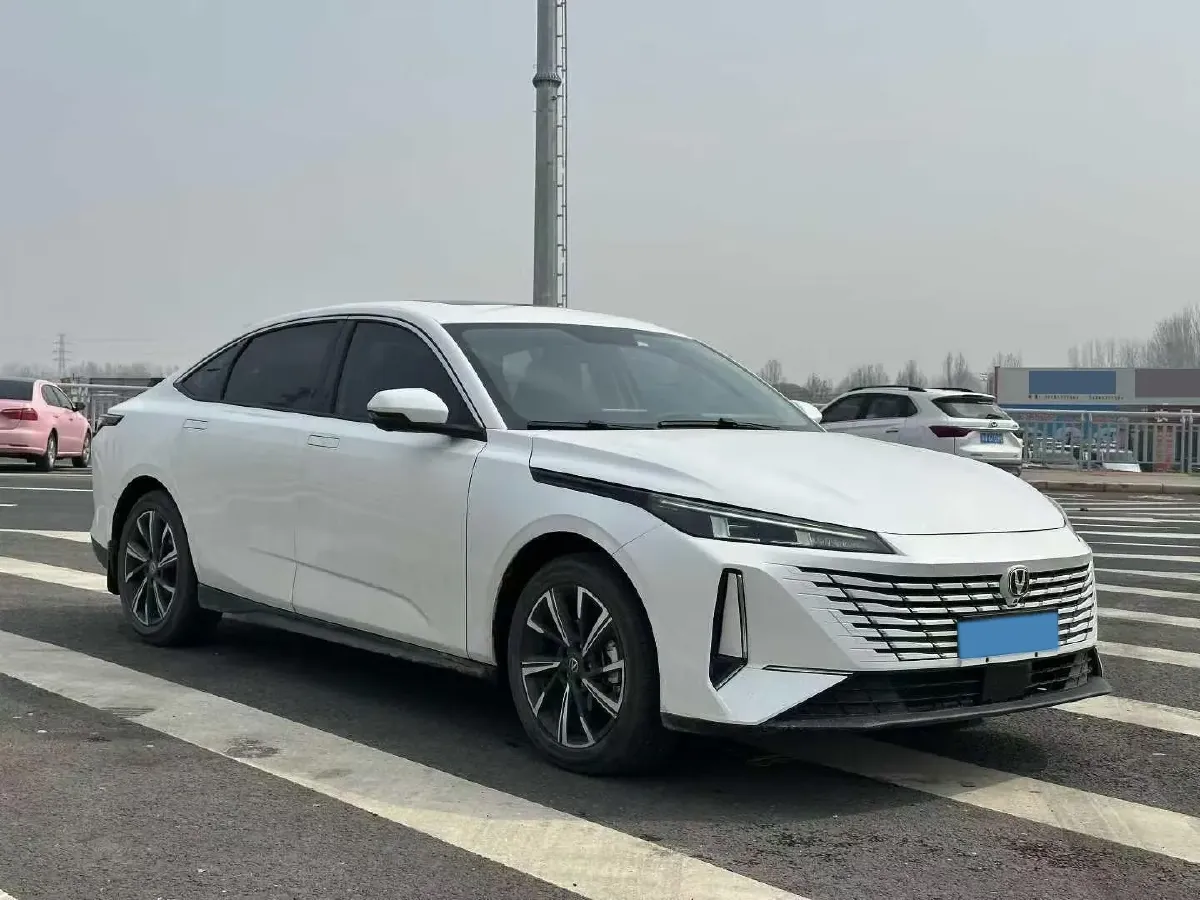 2024 ChangAn Eado 1.5T 170HP L4 7DCT,autocango,china used car exporter,china ev exporter,chinese used car exporter,chinese used ev exporter