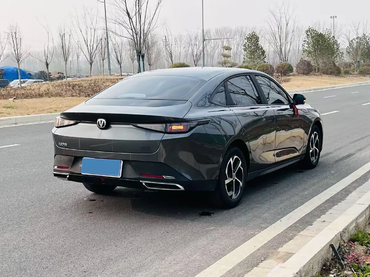 2024 ChangAn Eado 1.5T 170HP L4 7DCT,autocango,china used car exporter,china ev exporter,chinese used car exporter,chinese used ev exporter
