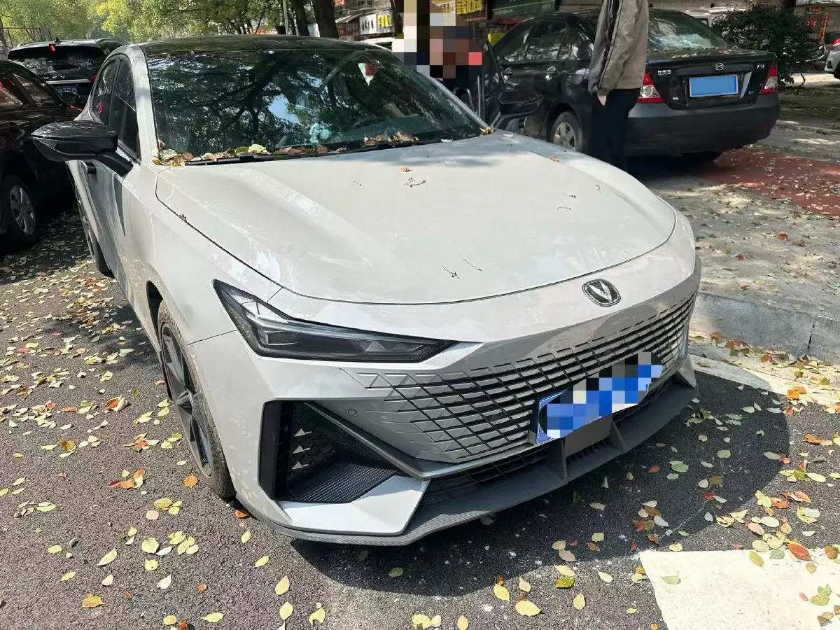 2022 ChangAn UNI-V 1.5T 188HP L4 7DCT,autocango,china used car exporter,china ev exporter,chinese used car exporter,chinese used ev exporter