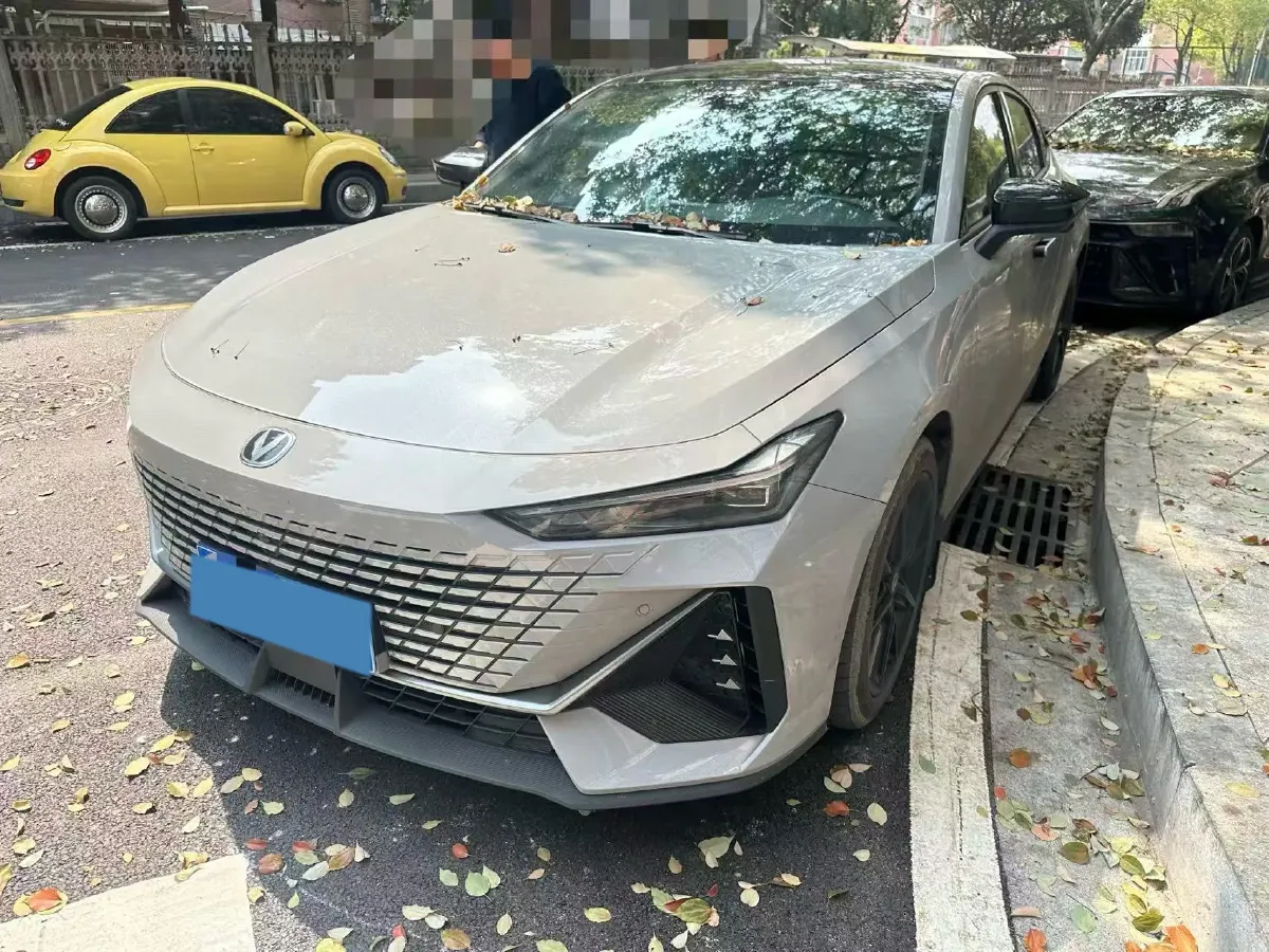 2022 ChangAn UNI-V 1.5T 188HP L4 7DCT,autocango,china used car exporter,china ev exporter,chinese used car exporter,chinese used ev exporter
