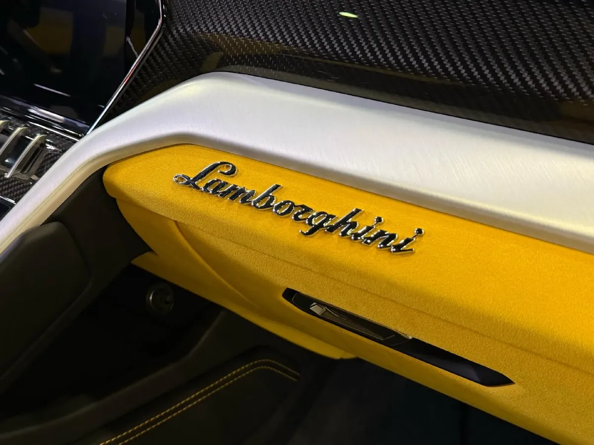 2021 Lamborghini Urus 4.0T 641HP V8 8AT,autocango,china used car exporter,china ev exporter,chinese used car exporter,chinese used ev exporter