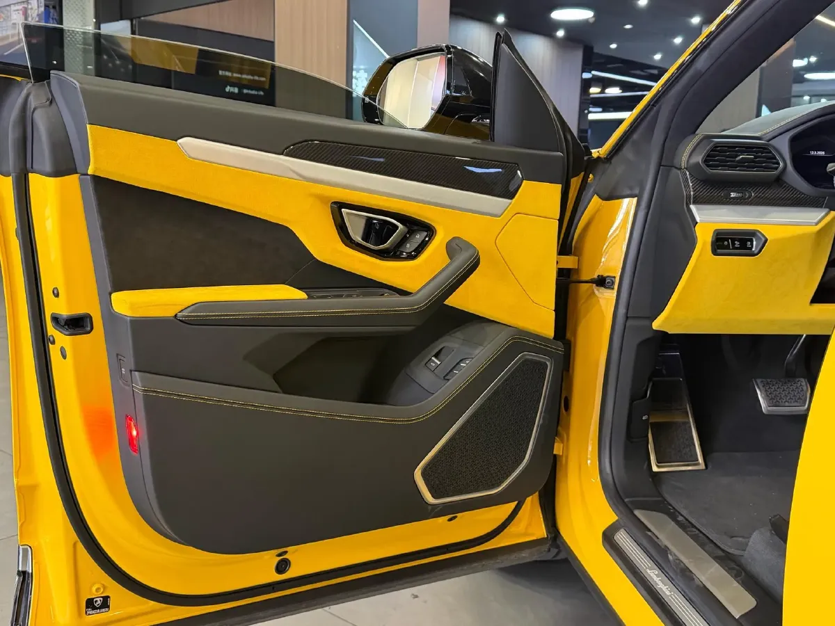 2021 Lamborghini Urus 4.0T 641HP V8 8AT,autocango,china used car exporter,china ev exporter,chinese used car exporter,chinese used ev exporter