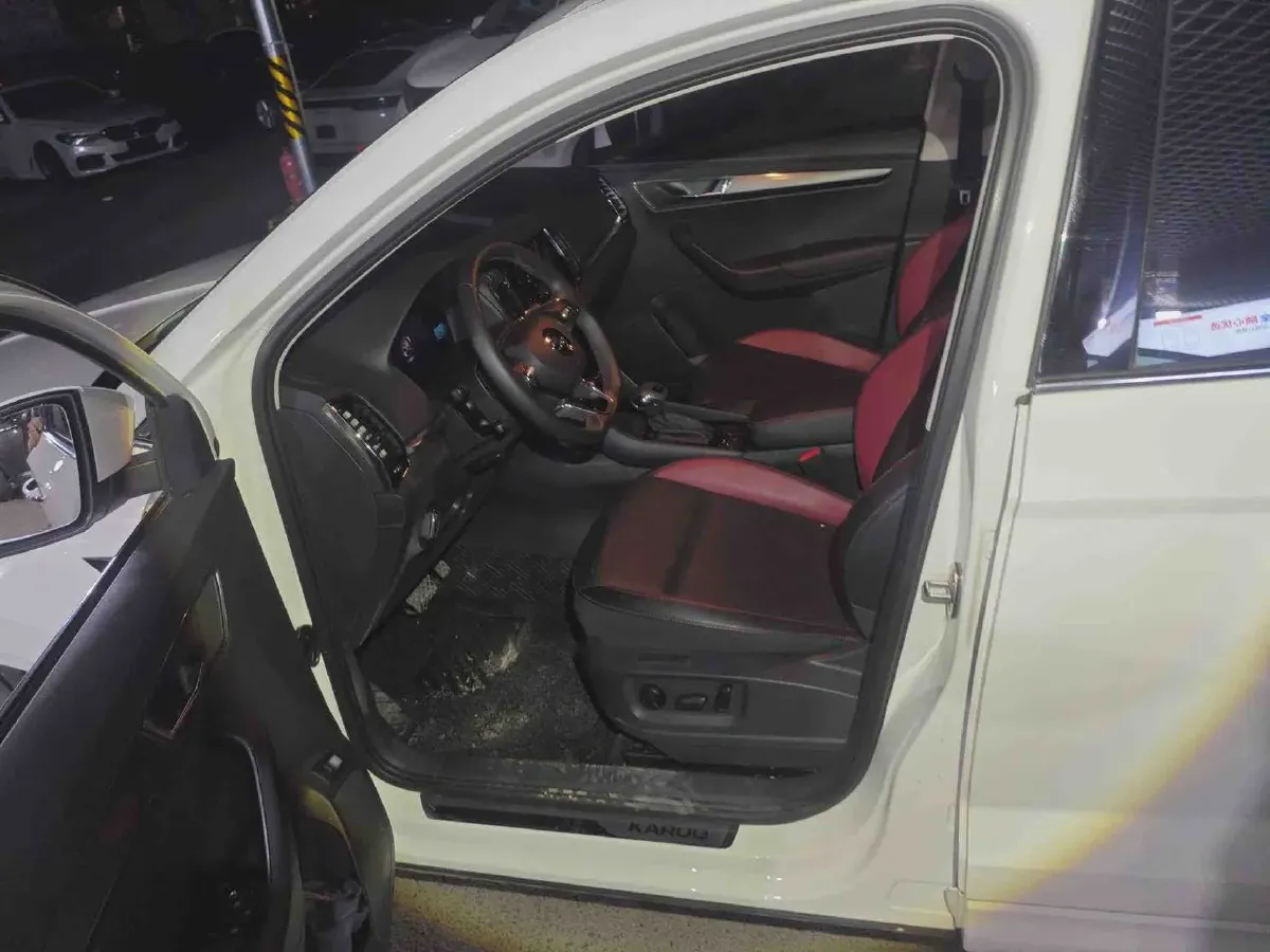 2022 Skoda Karoq 1.4T 150HP L4 7DCT,autocango,china used car exporter,china ev exporter,chinese used car exporter,chinese used ev exporter