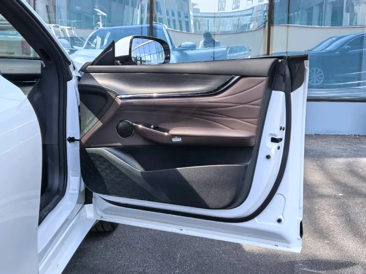 2025 ChangAn QiYuan A07 REEV 98HP REEV 28.4KWH,autocango,china used car exporter,china ev exporter,chinese used car exporter,chinese used ev exporter